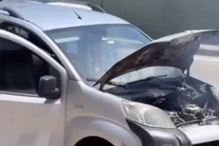 Bursa'da hava sıcaklığı arabaları da etkiledi! Hararet yapınca motoru patladı