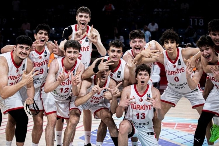 U17 Erkek Basketbol Milli Takımı bronz madalyayı kaptı
