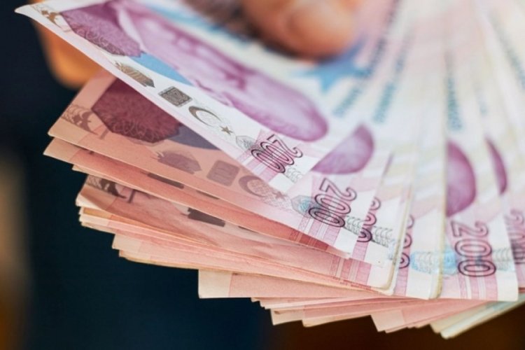 En d&uuml;ş&uuml;k emekli maaşına zam kararı