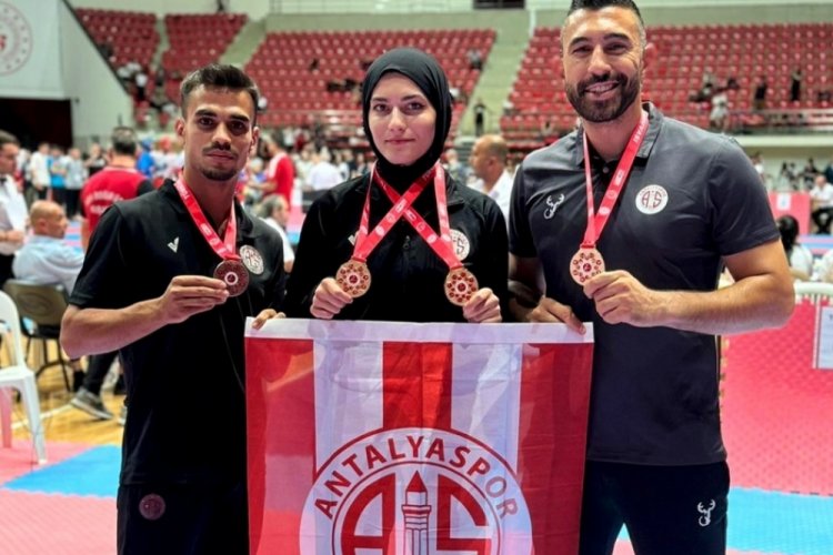 Antalyasporlu boks&ouml;rler, Konya'da 4 madalya kazandı