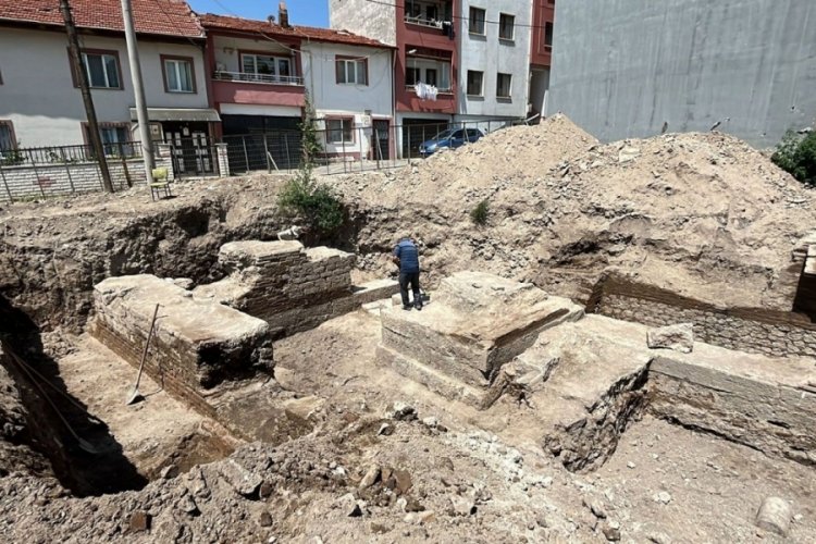 Apartman yapımı i&ccedil;in kazıldı, Roma'ya ait hamam &ccedil;ıktı