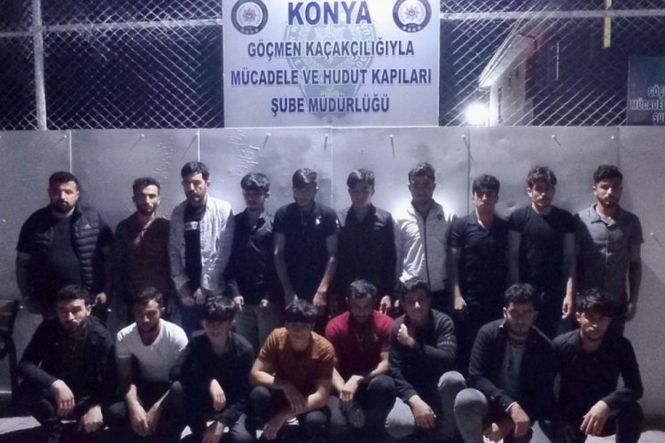 Suriye uyruklu kişinin evinden 17 Suriyeli ka&ccedil;ak g&ouml;&ccedil;men &ccedil;ıktı!