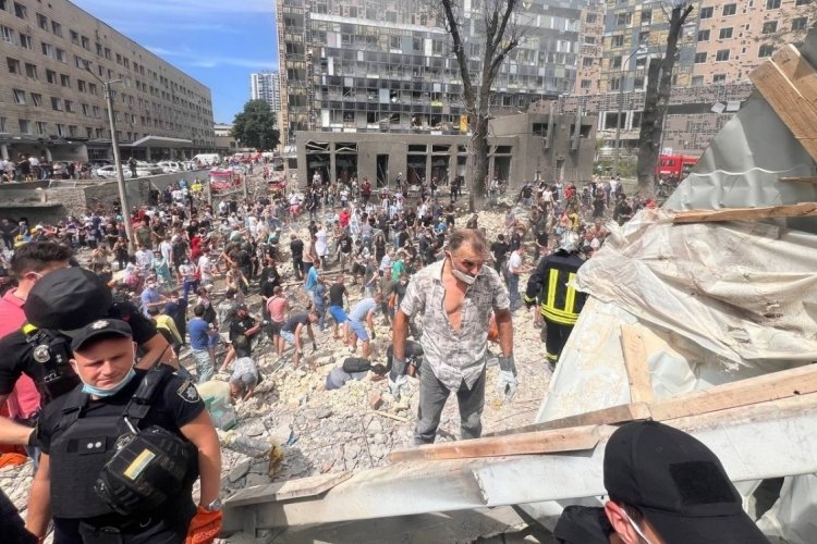 Rusya, Kiev'i vurdu: &Ccedil;ok sayıda &ouml;l&uuml; ve yaralı var!