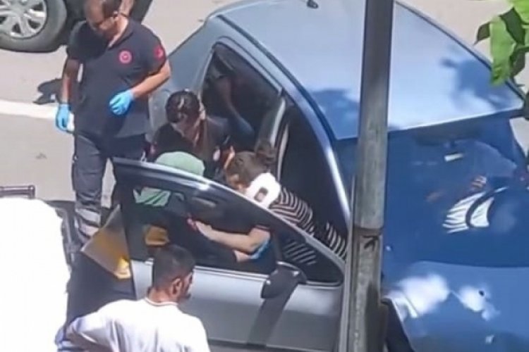 Bursa İneg&ouml;l'de otomobiller kafa kafaya &ccedil;arpıştı!