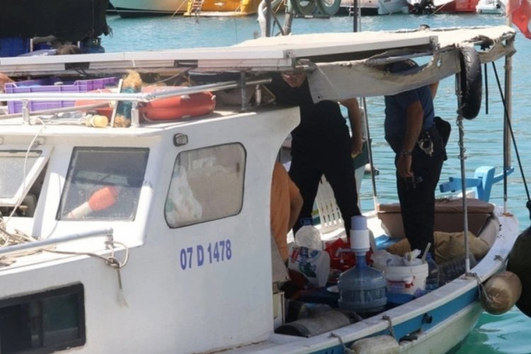 Antalya'da bir balık&ccedil;ı teknesinde &ouml;l&uuml; bulundu