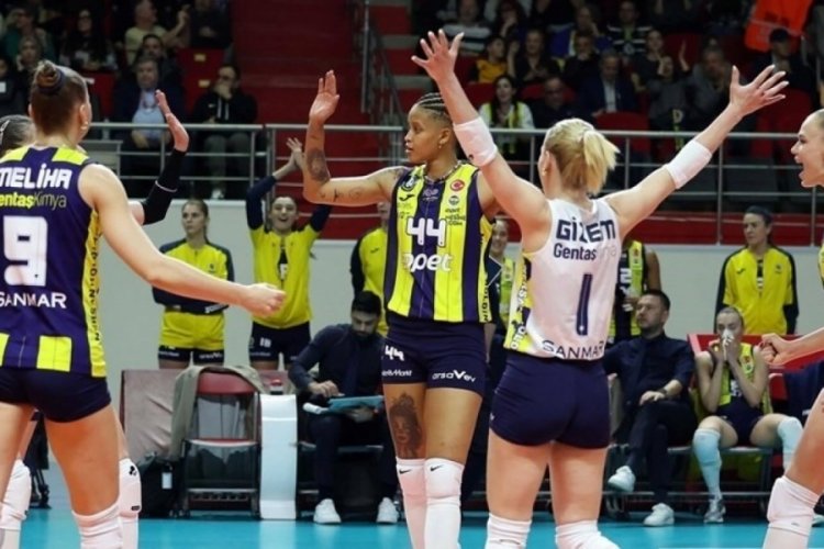 Fenerbah&ccedil;e'den milli voleybolculara yeni s&ouml;zleşme!