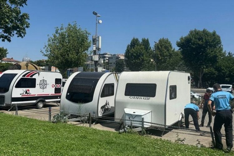İstanbul'da Belediye t&uuml;m karavanları kaldırdı
