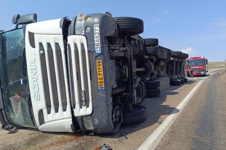 İran tırı kaza yaptı: 1 yaralı