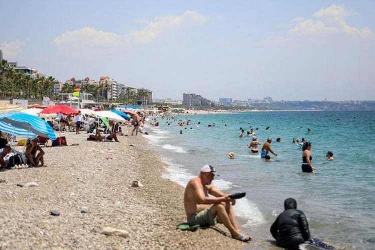 Antalya serinliyor: 8 derece birden d&uuml;ş&uuml;ş var