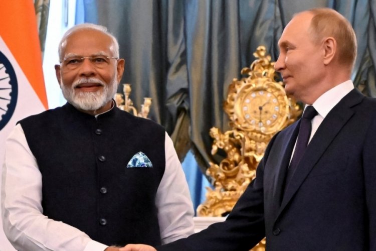 Putin ile Modi, Moskova'da bir araya geldi