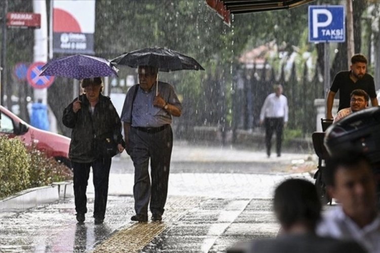 Meteoroloji 5 ili uyardı: G&ouml;k g&uuml;r&uuml;lt&uuml;l&uuml; sağanak geliyor