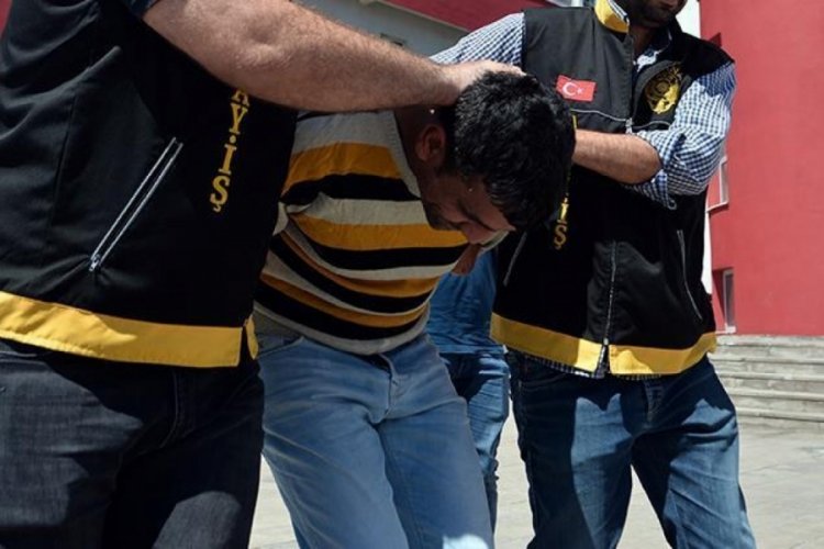 Eşini ve onun ailesini katledip fotoğraflarını paylaşmıştı...