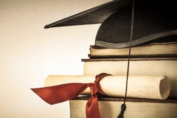 MEB a&ccedil;ıkladı: Online eğitimle alınan diplomaya denklik yok