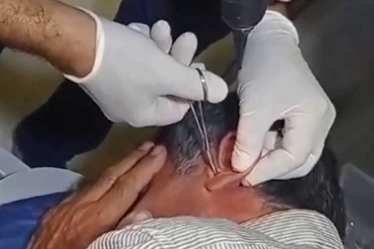 Ehliyet sınavı i&ccedil;in kopya d&uuml;zeneği kurdu ama polisten ka&ccedil;amadı!