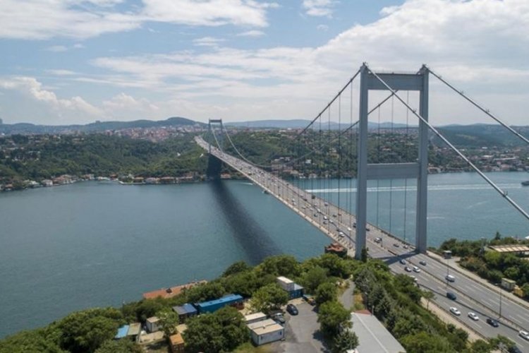 İstanbul Boğazı'nda gemi trafiği &ccedil;ift y&ouml;nl&uuml; olarak askıya alındı!