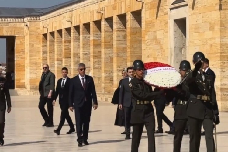 Yeni Sağlık Bakanı Memişoğlu Anıtkabir ziyaretinde bulundu