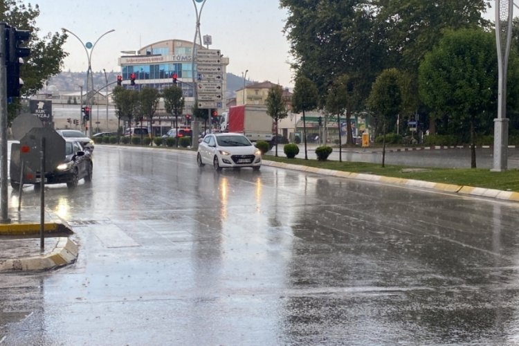 Kocaeli'nde sağanak yağış etkili oldu