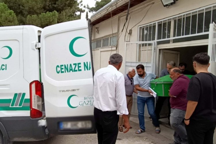 Husumetli gruplar arasında silahlı kavga: &Ouml;l&uuml; ve yaralı var