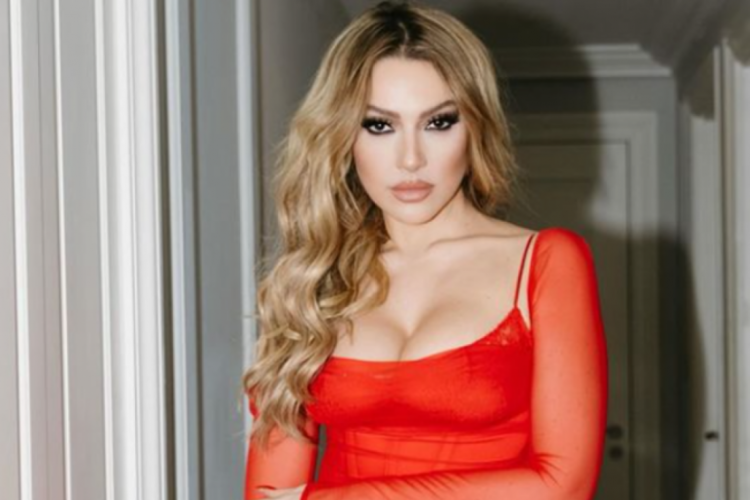 Hadise İsrail'in saldırılarına tepki g&ouml;sterdi!