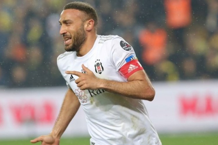 Fenerbah&ccedil;e, Cenk Tosun'u kadrosuna kattı!
