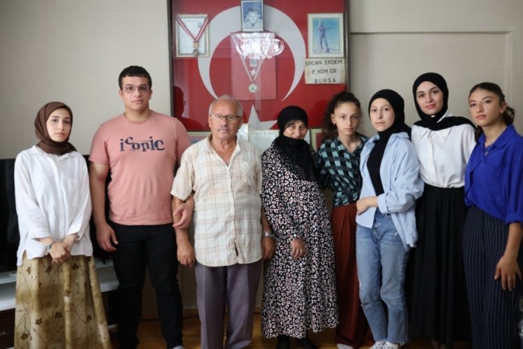 Yıldırım Belediyesi 'Değirmen Gen&ccedil;lik İyilik Ekibi'nden şehit ailelerine ziyaret