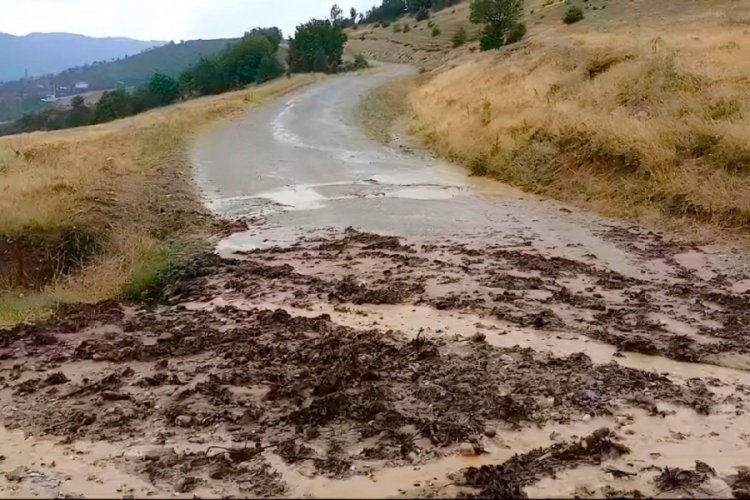 &Ccedil;orum'da sağanak yağış sele neden oldu!