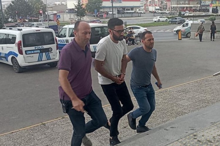 Evine yedek anahtarla girdiği kadını &ouml;ld&uuml;rd&uuml;!