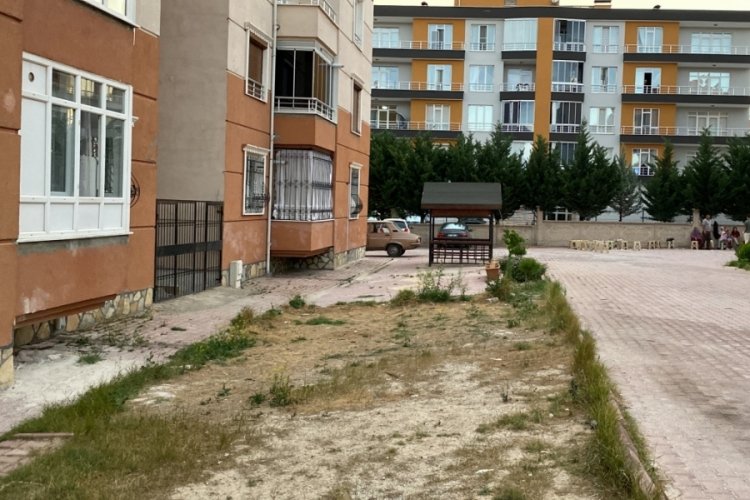 D&uuml;ğ&uuml;nde &ccedil;ıkan tartışma kanlı bitti: 1 yaralı