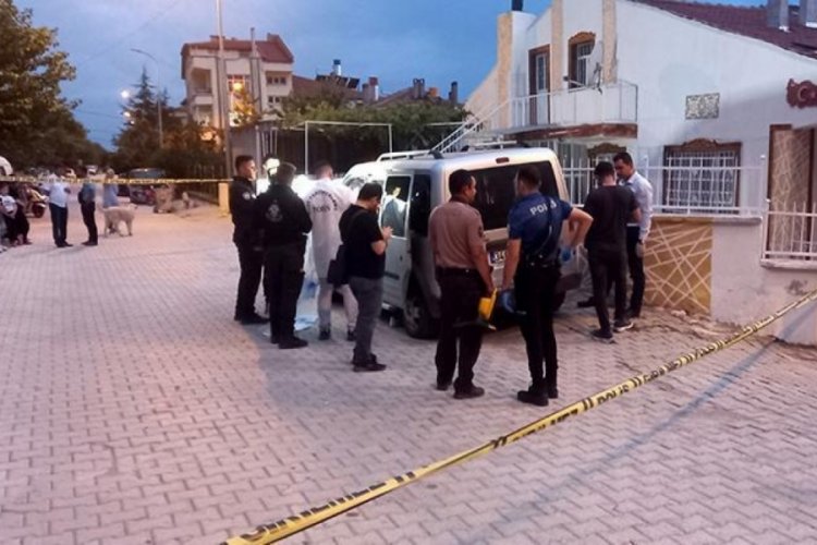 Afyonkarahisar'da ş&uuml;pheli &ouml;l&uuml;m! Aracında hayatını kaybetti