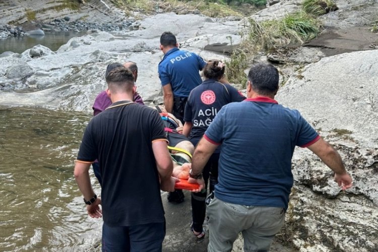 Serinlemek i&ccedil;in ırmağa giren imam boğulma tehlikesi ge&ccedil;irdi