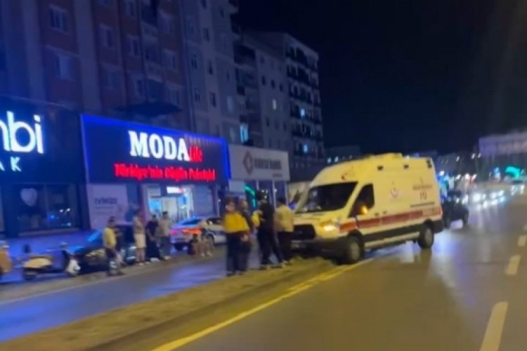 Hasta taşıyan ambulans kaza yaptı: 1 polis yaralandı