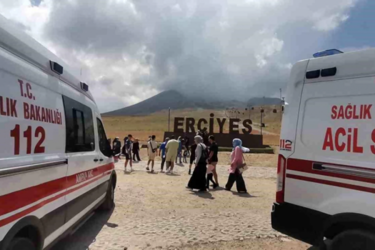Y&uuml;r&uuml;y&uuml;ş yapan dağcılar kaza ge&ccedil;irdi: Yaralılar var