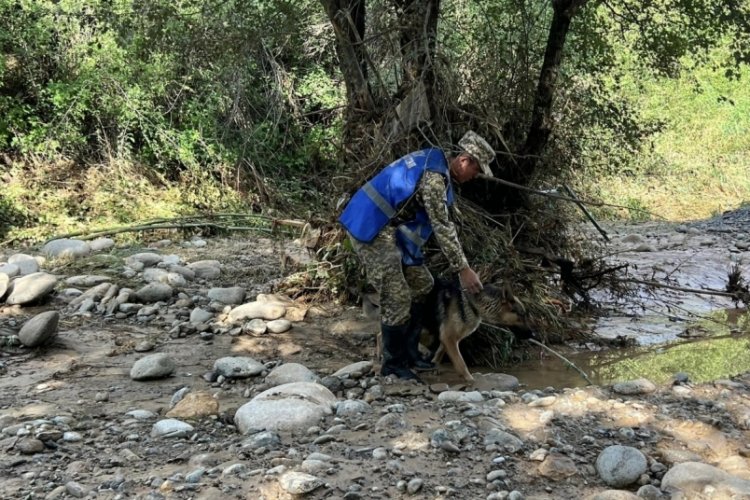 Kırgızistan'daki selde 1 &ccedil;ocuk &ouml;ld&uuml;, 4 kişi kayıp