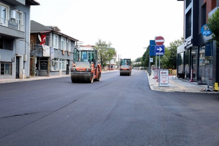 Sakarya şehir merkezi sıcak asfaltla estetik y&uuml;z&uuml;ne kavuştu