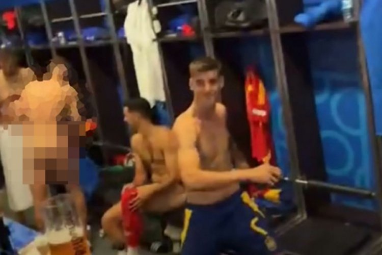 Lamine Yamal soyunma odasından canlı yayın yaptı, İspanyol futbolcu &ccedil;ırıl&ccedil;ıplak yakalandı! 580 bin kişi g&ouml;rd&uuml;!