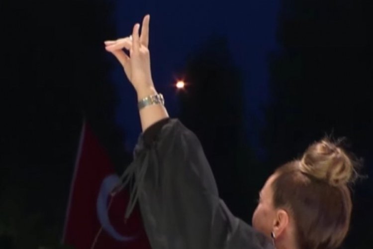 '15 Temmuz' anma t&ouml;reninde Azerin'den 'bozkurt'lu veda