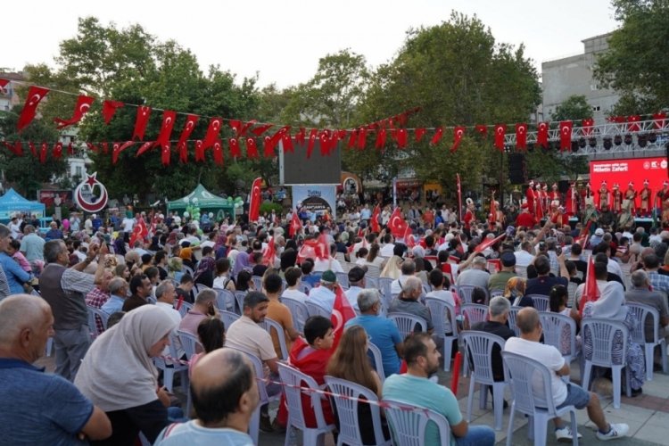 Bursa Orhangazi'deki&nbsp;15 Temmuz programında o karanlık gece yeniden hafızalara taşındı!