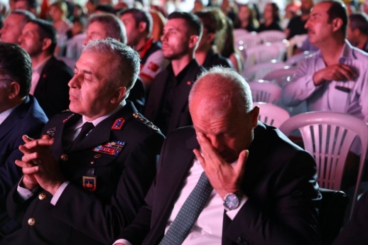 Emniyet M&uuml;d&uuml;r&uuml; g&ouml;z yaşlarına hakim olamadı