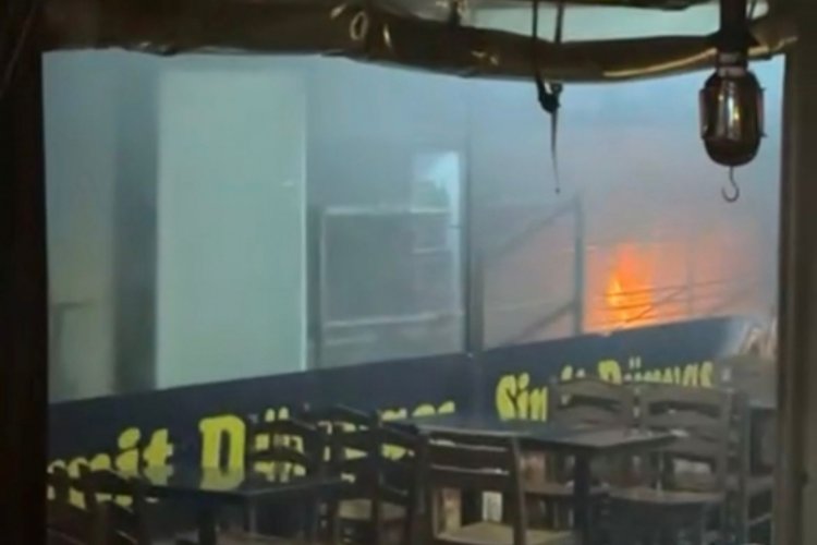 Balıkesir'de simit fırınında yangın: Maddi hasar meydana geldi