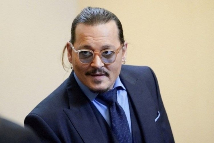 61 yaşındaki Johnny Depp, 28 yaşındaki Rus modelle aşk yaşıyor