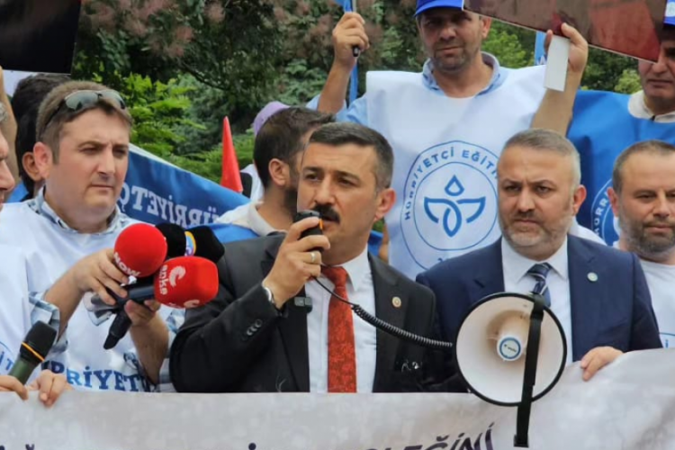 Sel&ccedil;uk T&uuml;rkoğlu'ndan &Ouml;ğretmenlik Meslek Kanunu'nun ertelenmesine eleştiri