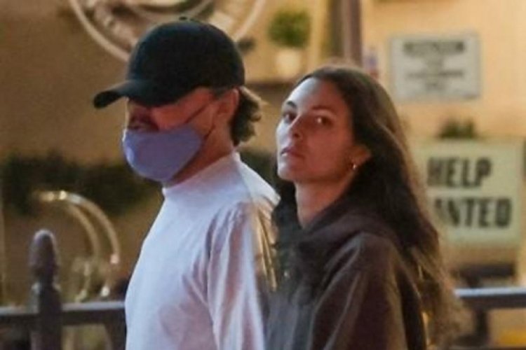 Leonardo DiCaprio İtalyan sevgilisiyle g&ouml;r&uuml;nt&uuml;lendi!