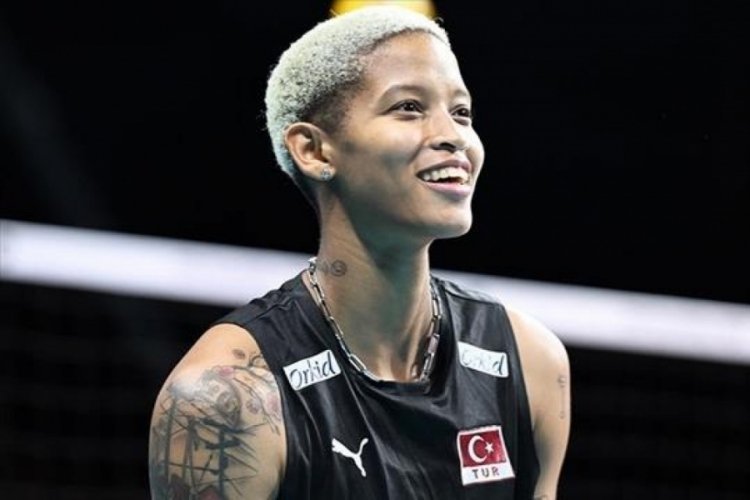 Melissa Vargas sa&ccedil;larını boyattı, yeni stili olay oldu!