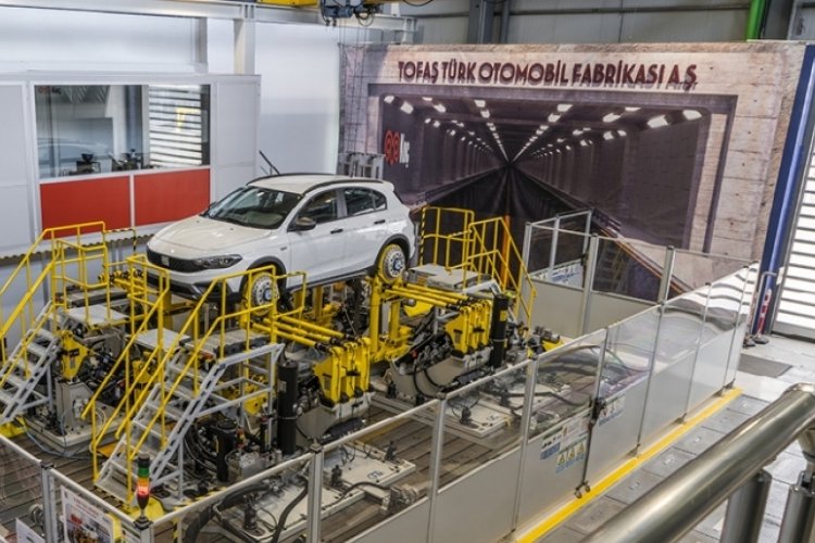 Bursa'daki "otomotiv devi" 7 bin 500 yıllık oyuncak arabanın replikasını yaptı