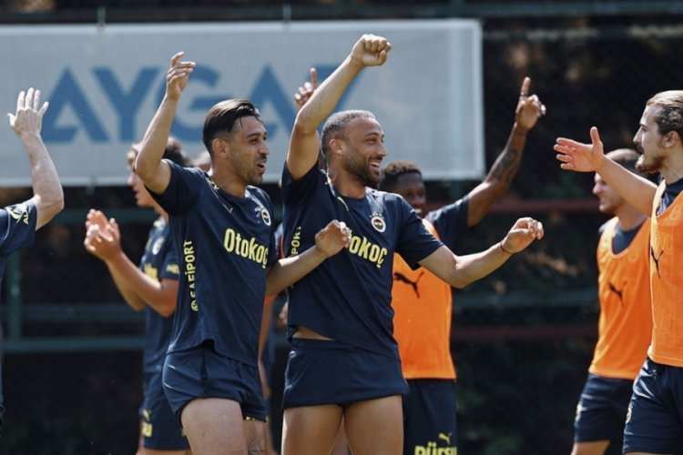 Cenk Tosun, Fenerbah&ccedil;e'de ilk antrenmanında!