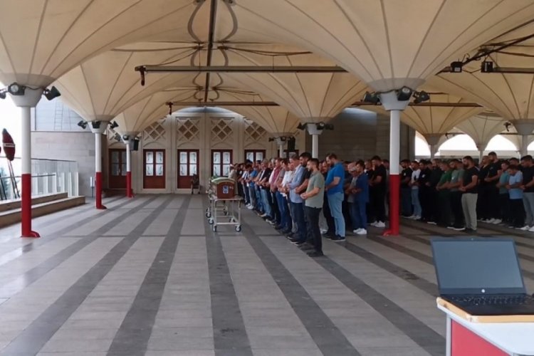 Ankara'da silahla vurulan 22 yaşındaki gen&ccedil; son yolculuğuna uğurlandı