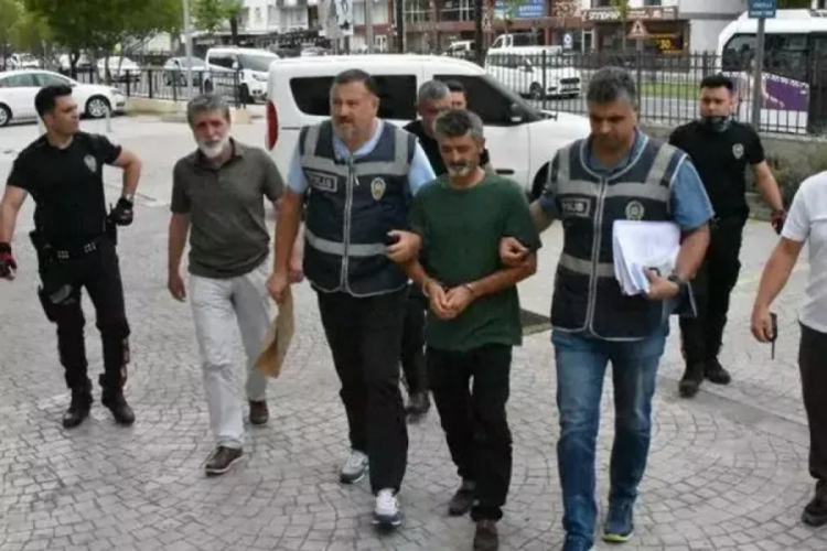 Eski eşi&nbsp;Ayşe &Ccedil;etin'i&nbsp;keser sapı&nbsp;ile &ouml;ld&uuml;rm&uuml;şt&uuml;: Cani kocanın cezası belli oldu!