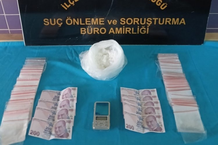 Bursa'da dur ihtarına uymayıp polisten ka&ccedil;tı, devrilen motosikletten uyuşturucu &ccedil;ıktı
