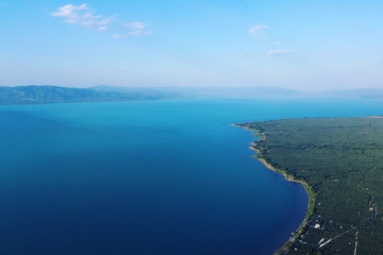 Burası Maldivler değil İznik G&ouml;l&uuml;! &nbsp;Plankton patlaması sonucu renk değiştirdi