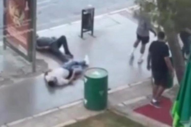 'Kafe &ouml;n&uuml;ne park edemezsin' kavgası kanlı bitti!